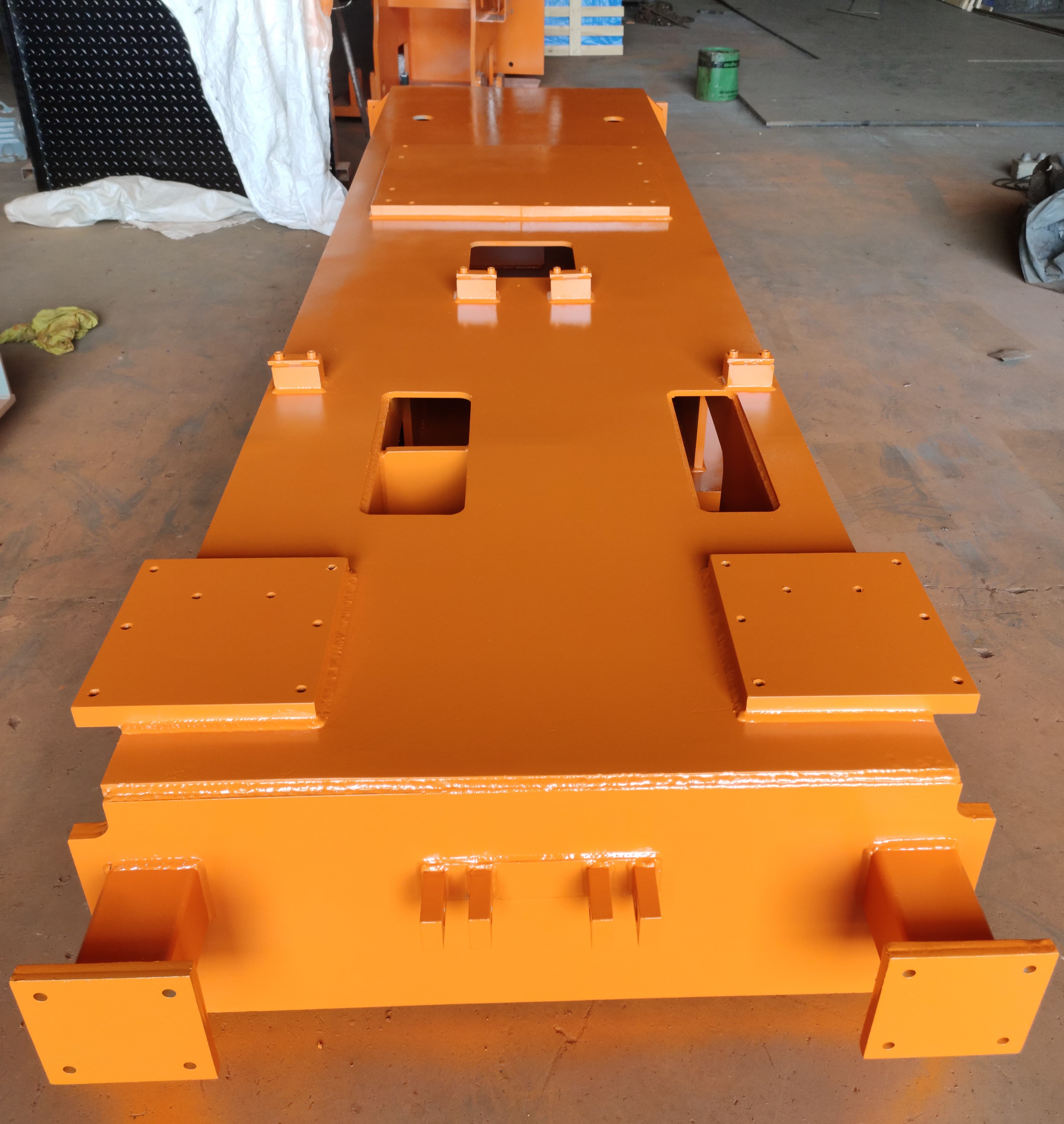 Hydrotester tail stock assembly