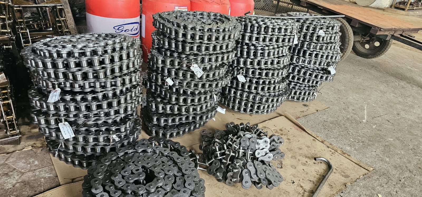 Custom heavy-duty roller chain assemblies