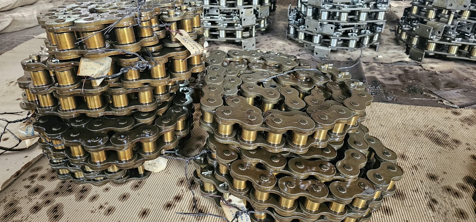 Custom roller chain assemblies